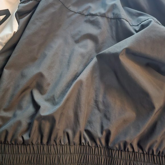 Jacket - Picture 3 of 4